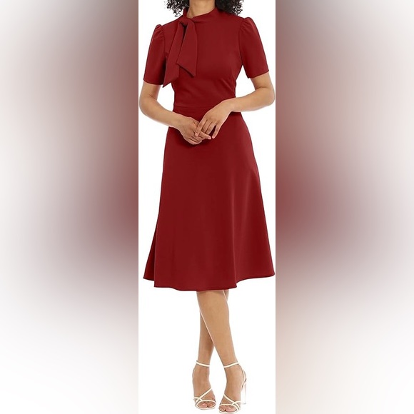 Maggy London Dresses & Skirts - NWT Maggy London Women’s Short Sleeve Neck Tie A-line Burgundy Midi Dress Size 6